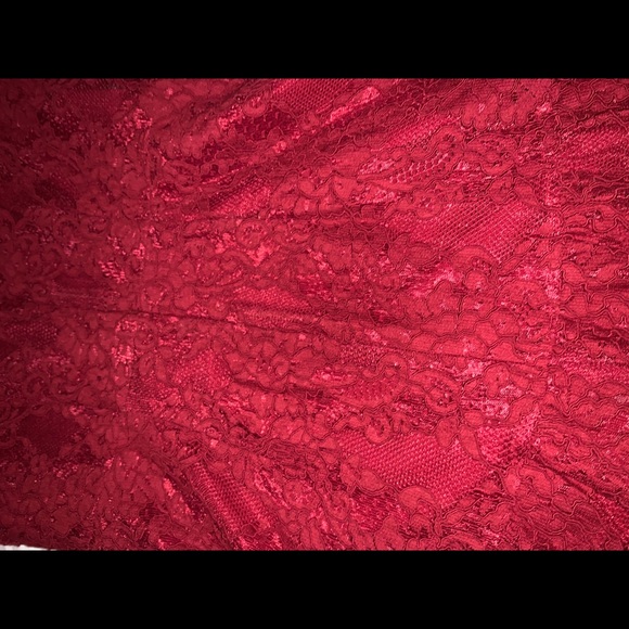 Lace dress - Picture 2 of 9